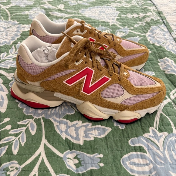 New Balance Women's 9060 Tan and Pink Sneakers - Picture 3 of 7